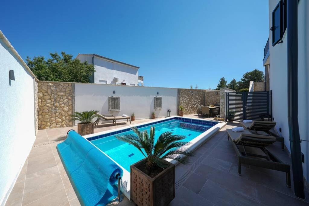 Pridraga Apartment Vala, 4*, Sea View & Private Heated Pool מראה חיצוני תמונה